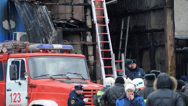 Последствия пожара на Качаловском рынке в Москве Последствия пожара на Качаловском рынке в Москве