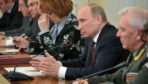 Премьер-министр РФ В.Путин встретился с членами координационного совета ОНФ Премьер-министр РФ В.Путин встретился с членами координационного совета ОНФ