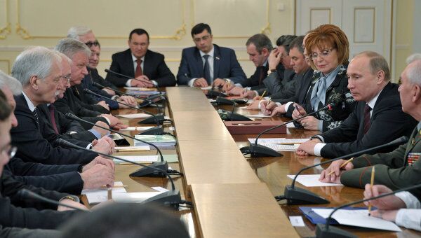 Премьер-министр РФ В.Путин встретился с членами координационного совета ОНФ Премьер-министр РФ В.Путин встретился с членами координационного совета ОНФ