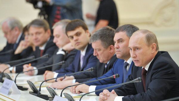 Премьер-министр В.Путин провел встречу с активом партии Единая Россия Премьер-министр В.Путин провел встречу с активом партии Единая Россия