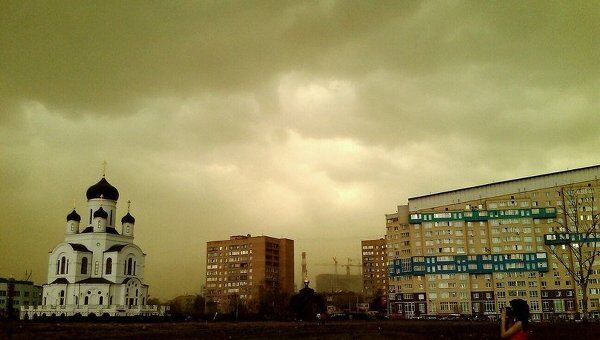 Зеленое небо над Москвой Зеленое небо над Москвой