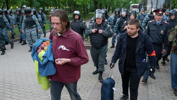 Лагерь оппозиции на Чистых прудах разогнан полицией Лагерь оппозиции на Чистых прудах разогнан полицией