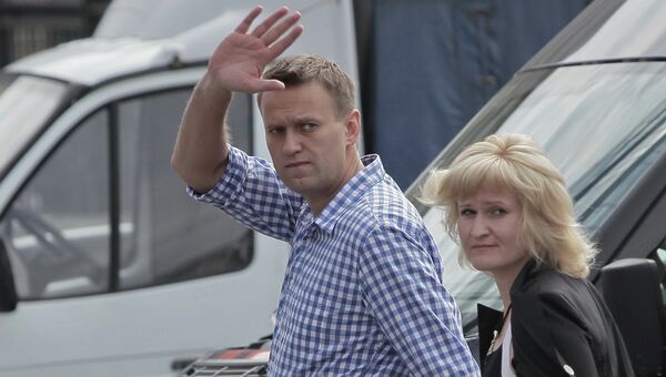 Оппозиционеры Алексей Навальный, Илья Яшин и телеведущая Ксения Собчак прибыли в Следственный комитет на допрос Оппозиционеры Алексей Навальный, Илья Яшин и телеведущая Ксения Собчак прибыли в Следственный комитет на допрос