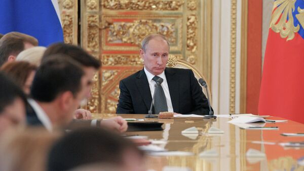 В.Путин выступил с Бюджетным посланием на 2013-2015 гг. В.Путин выступил с Бюджетным посланием на 2013-2015 гг.
