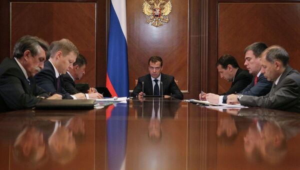 Д.Медведев проводит совещание в подмосковной резиденции Горки Д.Медведев проводит совещание в подмосковной резиденции Горки