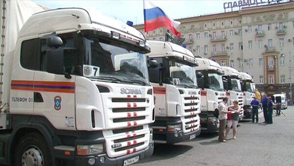 Колонна грузовиков с гуманитарной помощью москвичей отправилась в Крымск Колонна грузовиков с гуманитарной помощью москвичей отправилась в Крымск