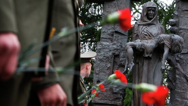Памятник детям погибшим в теракте 1 сентября 2004 года в Беслане Памятник детям погибшим в теракте 1 сентября 2004 года в Беслане