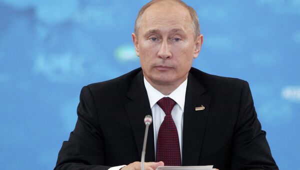 Президент России Владимир Путин на втором пленарном заседании лидеров экономик АТЭС Президент России Владимир Путин на втором пленарном заседании лидеров экономик АТЭС