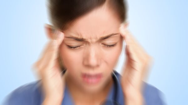 Невролог объяснил, какую головную боль нельзя терпеть