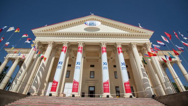 Зимний театр, где проходит XI Международный инвестиционный форум Сочи-2012 Зимний театр, где проходит XI Международный инвестиционный форум Сочи-2012