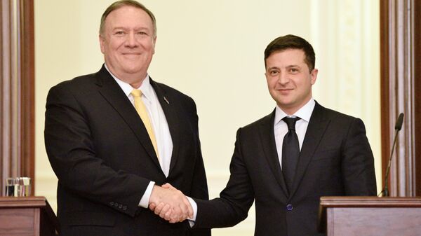 Госсекретарь США Майк Помпео и президент Украины Владимир Зеленский на пресс-конференции по итогам встречи в Киеве Госсекретарь США Майк Помпео и президент Украины Владимир Зеленский на пресс-конференции по итогам встречи в Киеве
