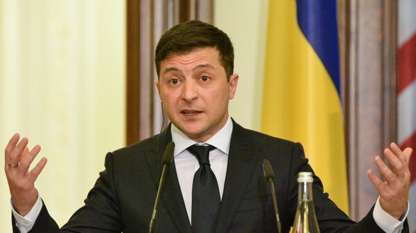 »Украина на перепутье». Зеленский заговорил об угрозе дефолта