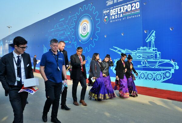 Посетители на 11-ой международной выставке оборонной промышленности Defexpo India 2020 Посетители на 11-ой международной выставке оборонной промышленности Defexpo India 2020