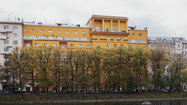На Патриарших прудах. Архивное фото На Патриарших прудах. Архивное фото