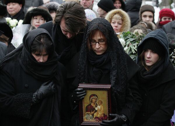 Церемония похорон оперной певицы Галины Вишневской Церемония похорон оперной певицы Галины Вишневской