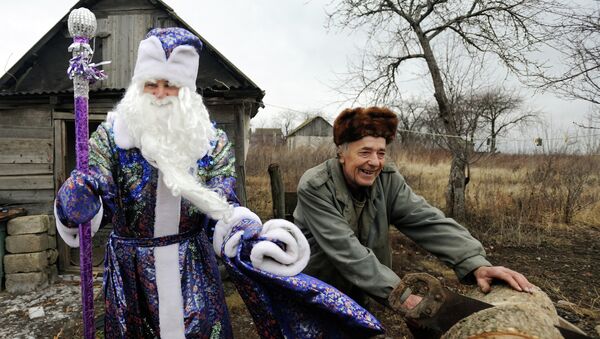 Дед Мороз поздравил жителей деревень Воронежской области Дед Мороз поздравил жителей деревень Воронежской области