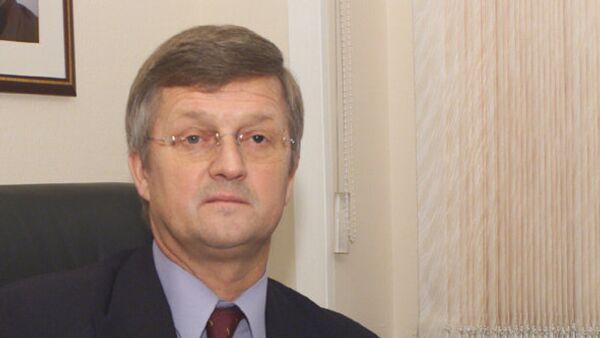 Глава делегации Рособоронэкспорта на 9-й международной авиационно-космической выставке АЭРО ИНДИЯ-2013 Виктор Комардин Глава делегации Рособоронэкспорта на 9-й международной авиационно-космической выставке АЭРО ИНДИЯ-2013 Виктор Комардин