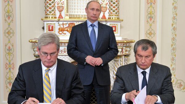В.Путин на подписании документов между Роснефтью и ExxonMobil В.Путин на подписании документов между Роснефтью и ExxonMobil