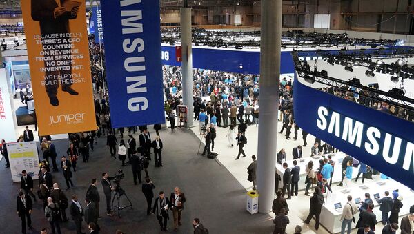 Выставка Mobile World Congress в Барселоне. Архивное фото Выставка Mobile World Congress в Барселоне. Архивное фото