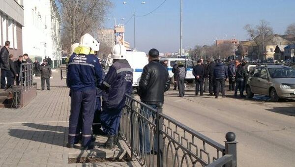 Полиция на месте захвата заложников в Астрахани Полиция на месте захвата заложников в Астрахани