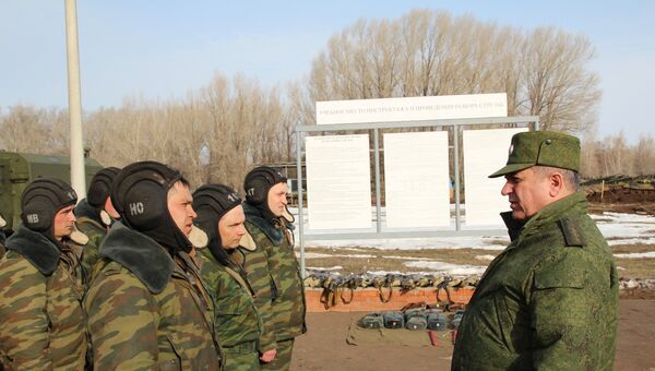 Командующий ЦВО разрешил самарским миротворцам звонить ему на сотовый Командующий ЦВО разрешил самарским миротворцам звонить ему на сотовый