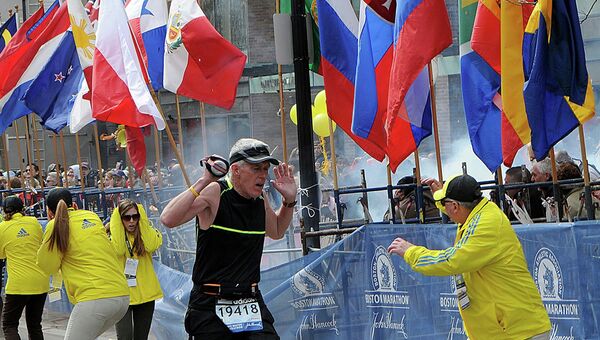 Два взрыва прогремели у финишной линии Бостонского марафона Два взрыва прогремели у финишной линии Бостонского марафона