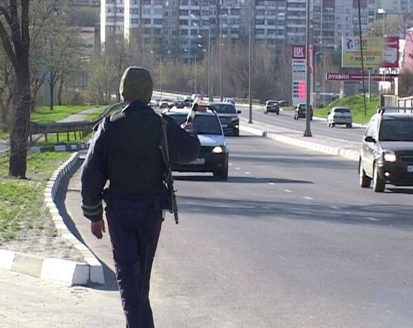Полицейские патрулируют улицы в Белгороде Полицейские патрулируют улицы в Белгороде