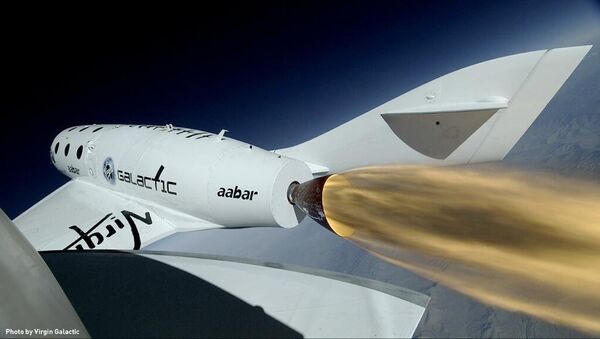 Корабль SpaceShipTwo в полете. Архивное фото Корабль SpaceShipTwo в полете. Архивное фото