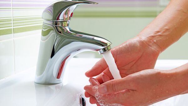 Мосжилинспекция рекомендует перекрывать горячую воду на время отключений