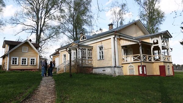 Где живут знаменитости: жилой флигель музея-усадьбы поэта Федора Тютчева Где живут знаменитости: жилой флигель музея-усадьбы поэта Федора Тютчева
