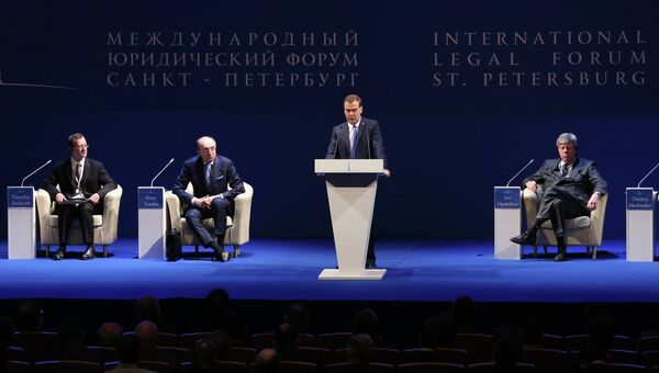Д.Медведев на Петербургском международном юридическом форуме Д.Медведев на Петербургском международном юридическом форуме