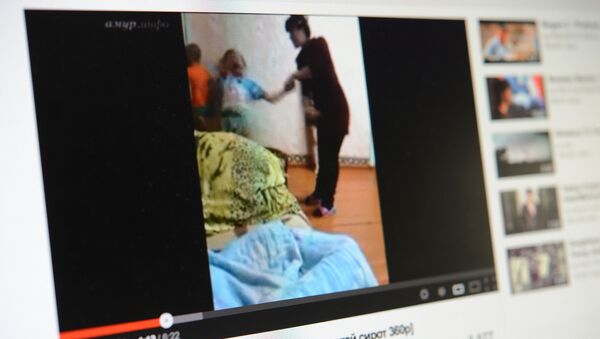 Видео избиений детей в амурском интернате Видео избиений детей в амурском интернате