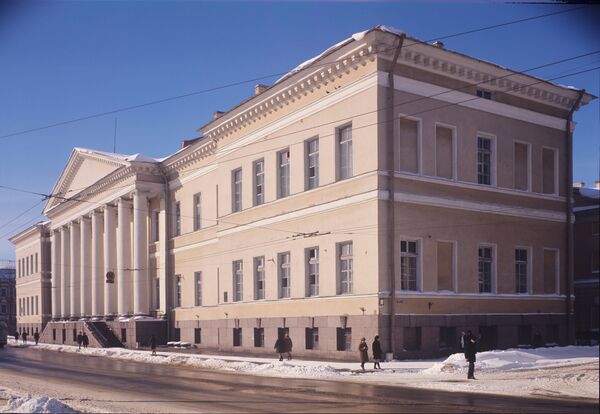 Академия наук СССР в Ленинграде Академия наук СССР в Ленинграде