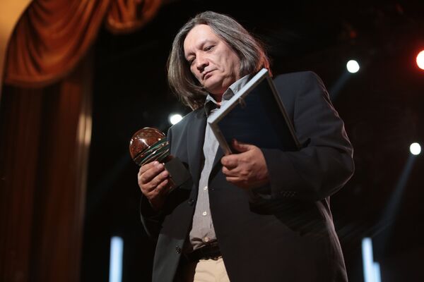 Режиссер Александр Велединский Режиссер Александр Велединский