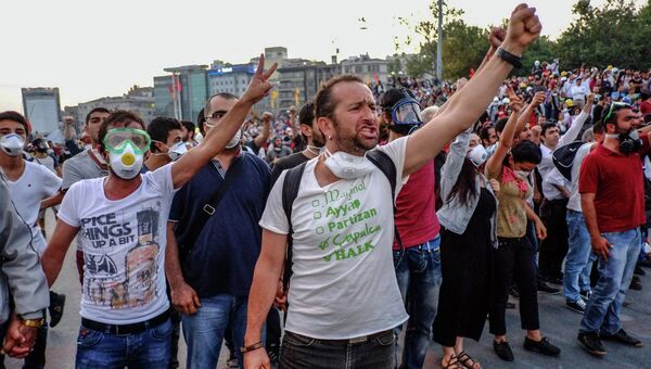 Массовые протесты в Стамбуле Массовые протесты в Стамбуле
