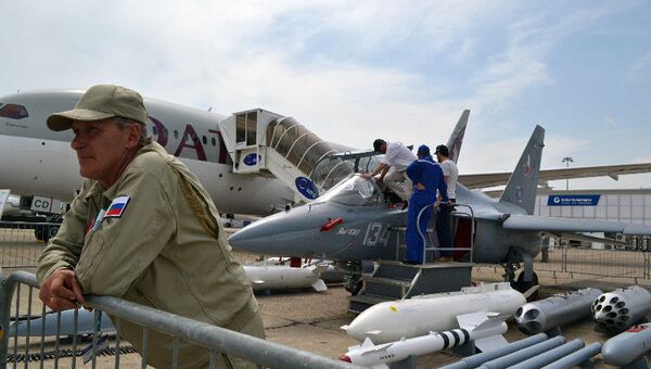 Як-130 на выставке в Ле Бурже Як-130 на выставке в Ле Бурже