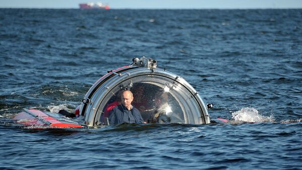 Путин побывал на дне Финского залива и ответил на вопрос о Сноудене Путин побывал на дне Финского залива и ответил на вопрос о Сноудене