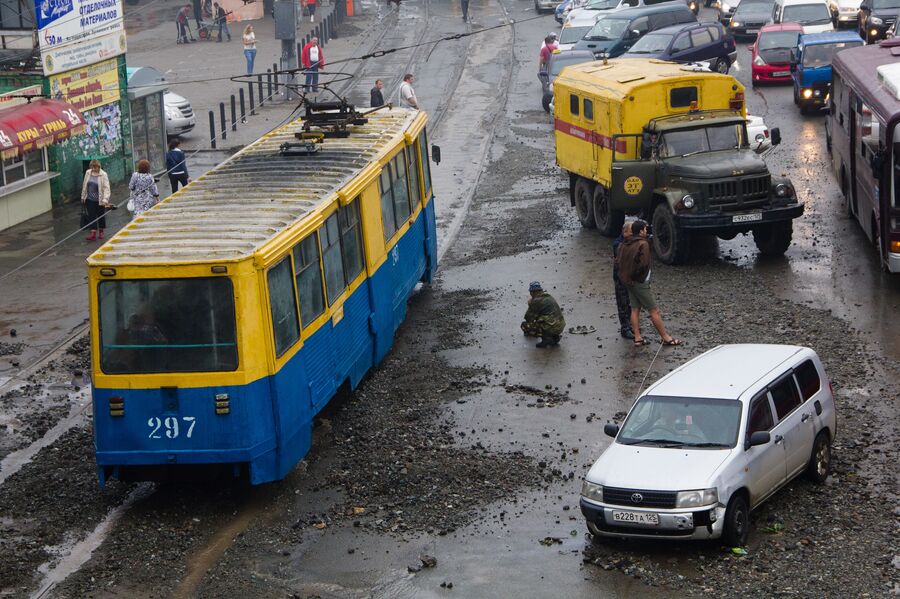 Владивосток в осаде ночного ливня с грозой Владивосток в осаде ночного ливня с грозой