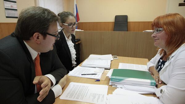 Заседания суда в Петербурге по иску о защите чести, достоинстве и деловой репутации, инициированному губернатором Брянской области Николаем Дениным к лидеру группы ДДТ Юрию Шевчуку. Архивное фото Заседания суда в Петербурге по иску о защите чести, достоинстве и деловой репутации, инициированному губернатором Брянской области Николаем Дениным к лидеру группы ДДТ Юрию Шевчуку. Архивное фото