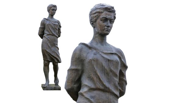 Памятник Зое Космодемьянской работы З.К. Церетели в Рузе Памятник Зое Космодемьянской работы З.К. Церетели в Рузе