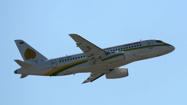 Самолет Sukhoi Superjet 100. Архивное фото Самолет Sukhoi Superjet 100. Архивное фото