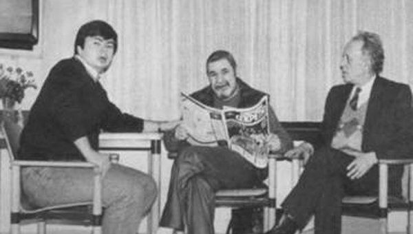 Артем Боровик, Юлиан Семенов и заместитель главного редактора Совершенно секретно Александр Бененсон, 1991 год Артем Боровик, Юлиан Семенов и заместитель главного редактора Совершенно секретно Александр Бененсон, 1991 год