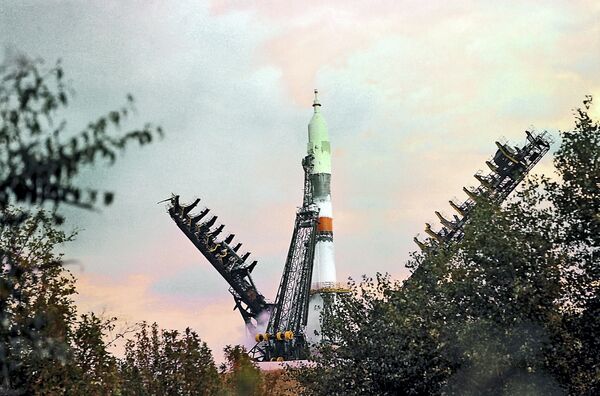 Космический корабль Союз-25 перед стартом Космический корабль Союз-25 перед стартом
