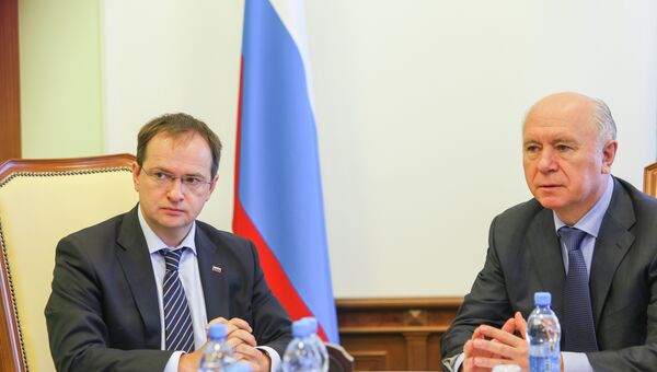 Министр культуры РФ Владимир Мединский и губернатор Самарской области Николай Меркушкин, фото с места события Министр культуры РФ Владимир Мединский и губернатор Самарской области Николай Меркушкин, фото с места события