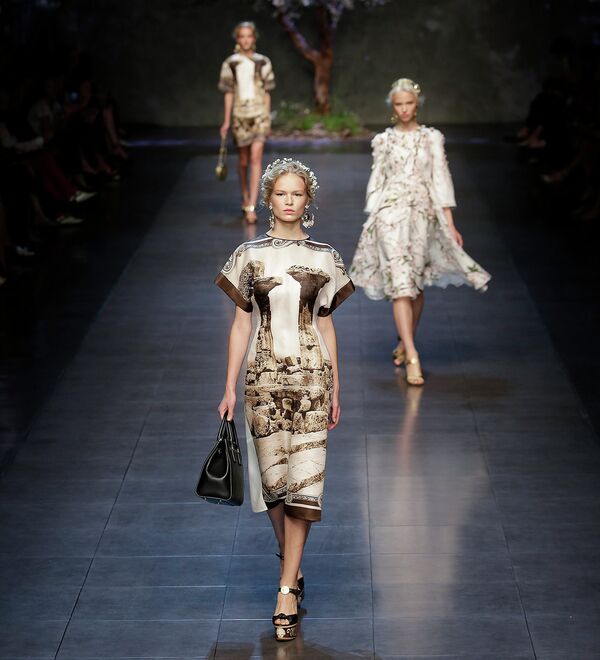 Показ весенне-летней коллекции Dolce&Gabbana на Неделе моды в Милане Показ весенне-летней коллекции Dolce&Gabbana на Неделе моды в Милане