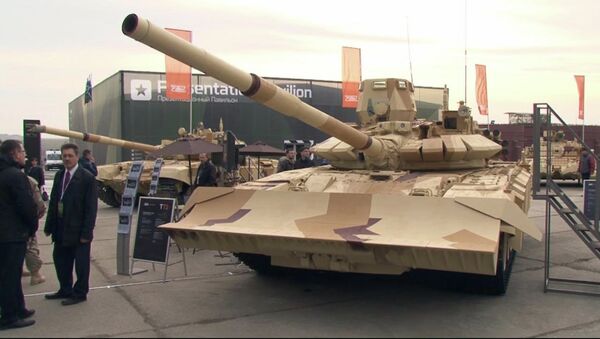 Городской танк Т-72, БТР Ракушка-М и 30-тонный Атом - новинки RAE-2013 Городской танк Т-72, БТР Ракушка-М и 30-тонный Атом - новинки RAE-2013