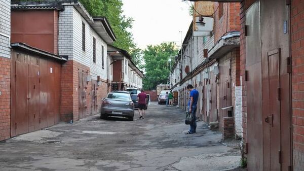 Гаражи, Москва. Архивное фото. Гаражи, Москва. Архивное фото.