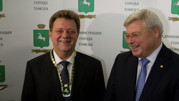 Мэр Томска Иван Кляйн и губернатор Томской области Сергей Жвачкин на инаугурации Ивана Кляйна Мэр Томска Иван Кляйн и губернатор Томской области Сергей Жвачкин на инаугурации Ивана Кляйна