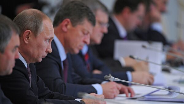 Президент РФ Владимир Путин во время заседания Совета при президенте по межнациональным отношениям в Уфе Президент РФ Владимир Путин во время заседания Совета при президенте по межнациональным отношениям в Уфе