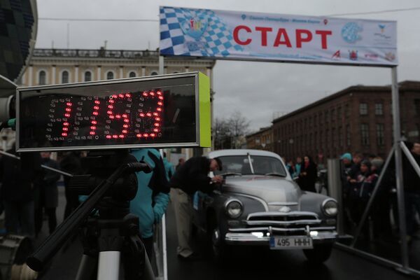 Старт ралли электромобилей по маршруту Петербург - Монте-Карло Старт ралли электромобилей по маршруту Петербург - Монте-Карло